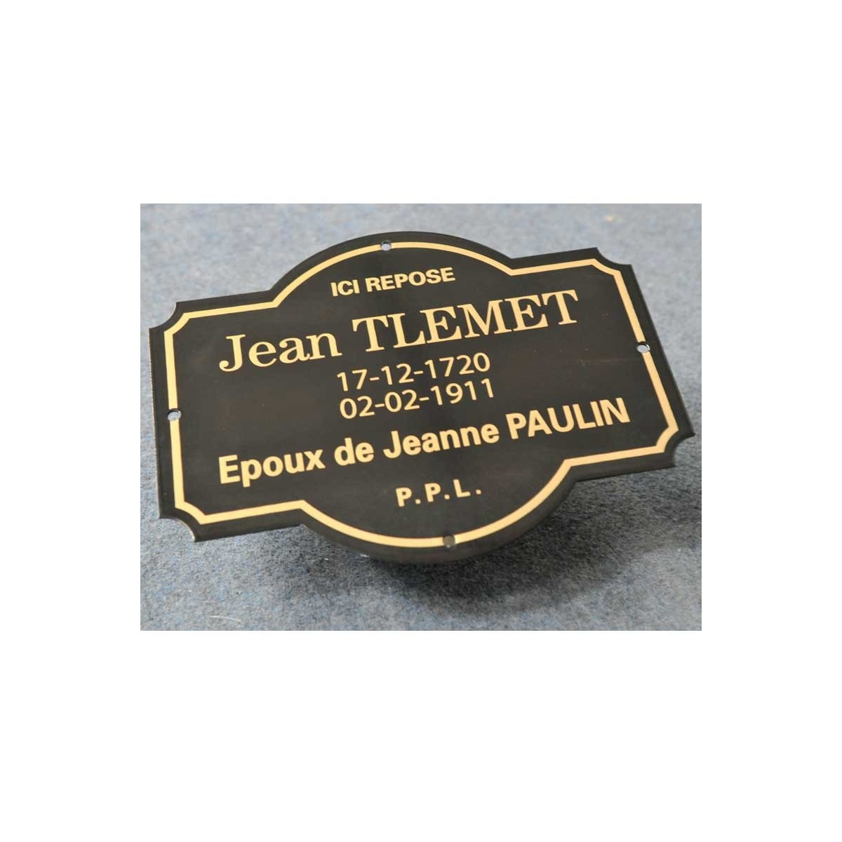 Plaque de cimetière - Fabrication à l'ancienne sur une plaque en métal