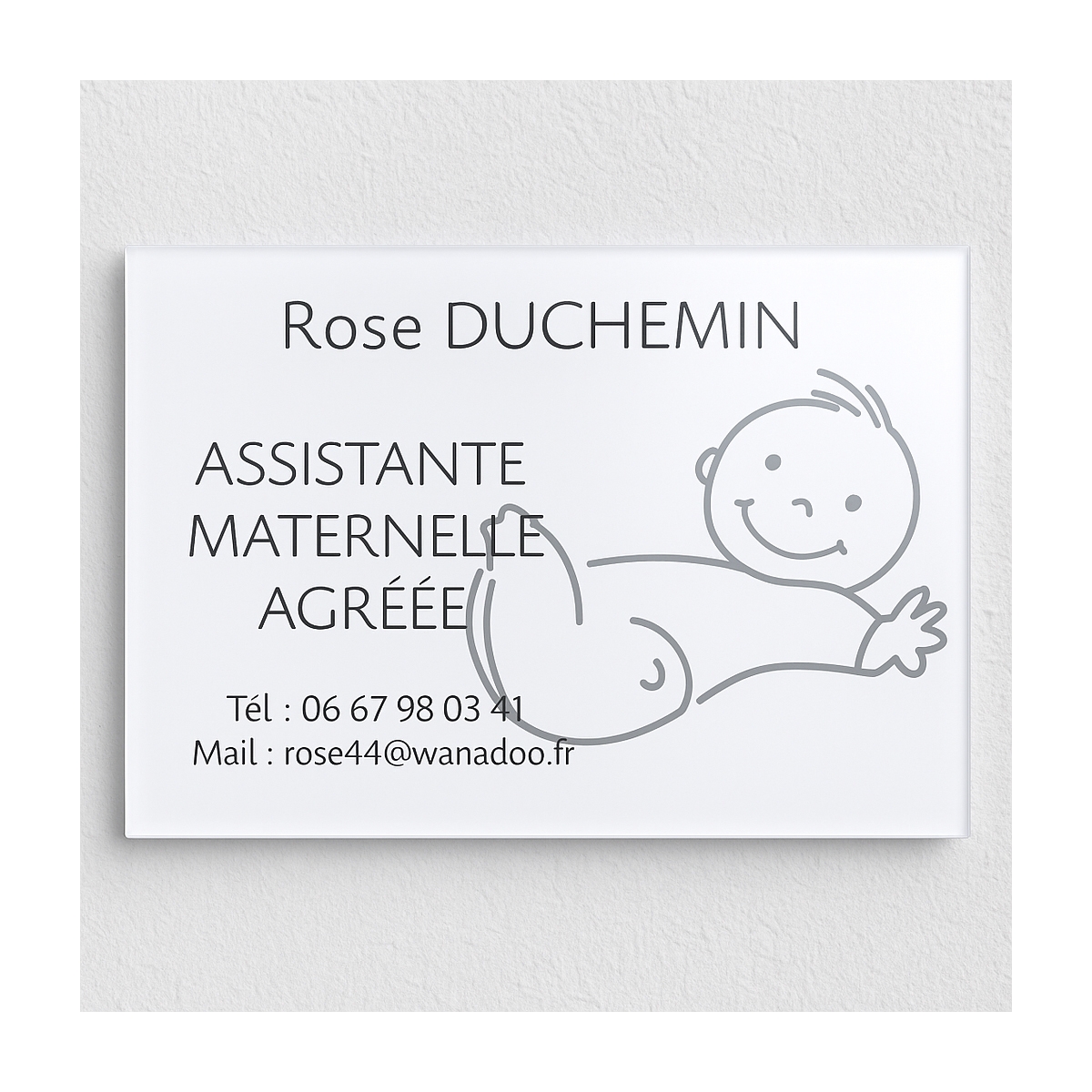 Pancarte Nounou avec illustration Bébé sur support plexi ou aluminium