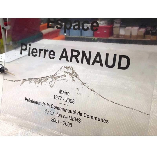 Plaque commémorative gravée au meilleur prix - Inauguration - Plexi Plaque commémorative gravée au meilleur prix - Inauguration - Plexi